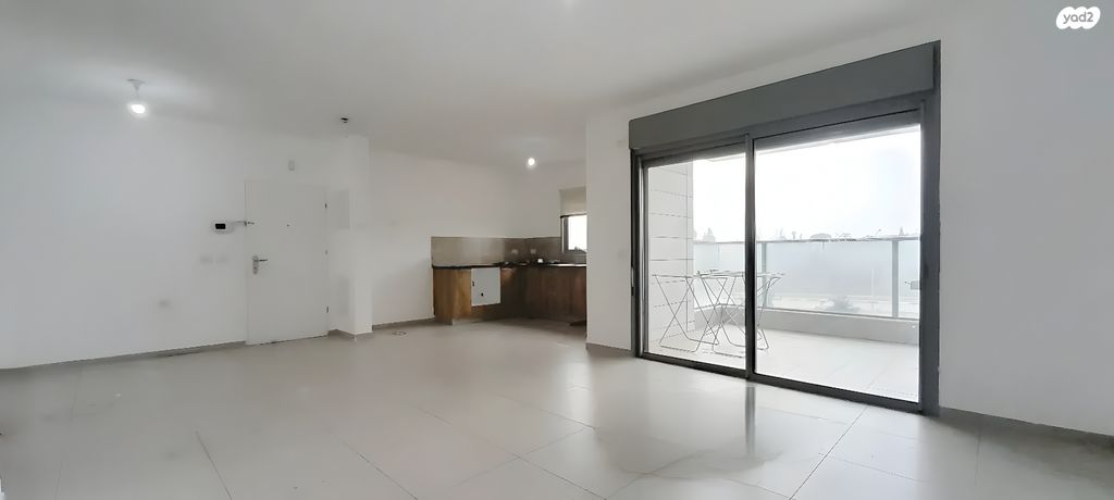 דירה, אנה פרנק, גדרה מזרח, גדרה