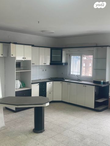 דירה, שלמה המלך, אחוזת כנרת, טבריה