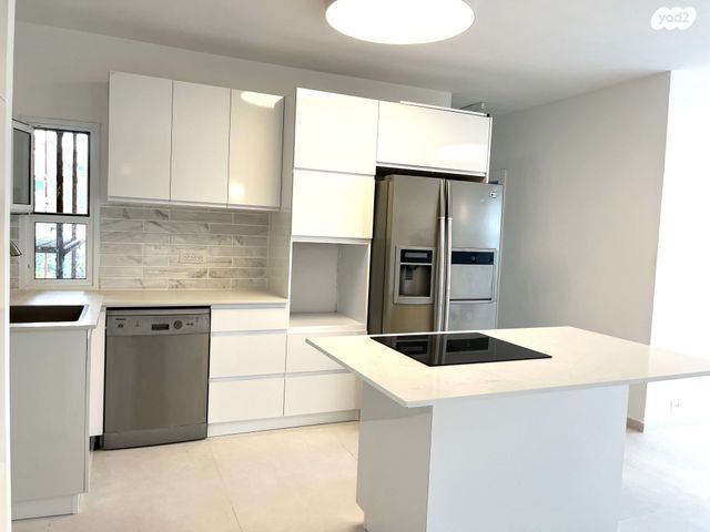 אזורי חן, גימל החדשה