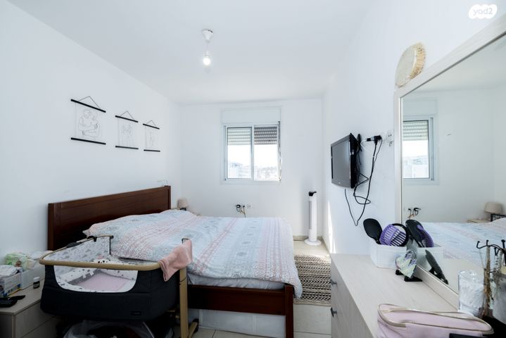 דירה, שבט יהודה, אחיסמך, לוד