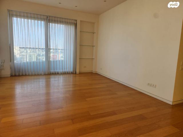 דירה, ניסים אלוני 21, צמרות איילון, פארק צמרת, תל אביב יפו