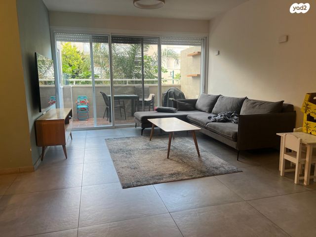 דירה, שפינוזה, רעננה