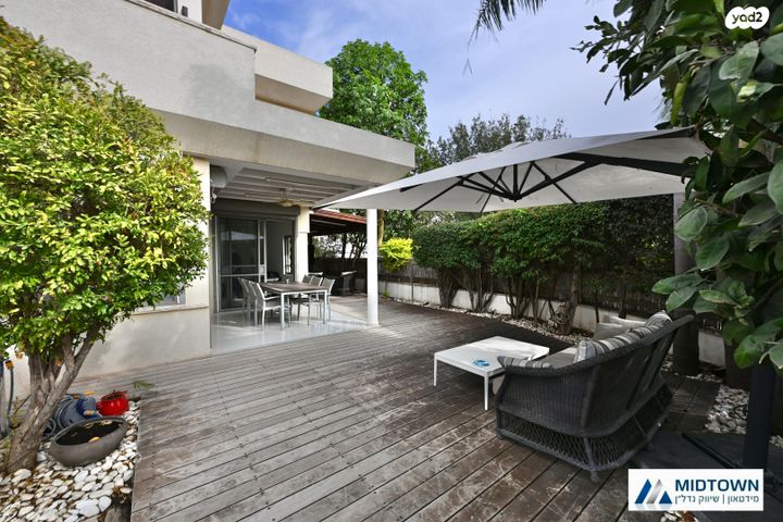 דו משפחתי, אז"ר 165, הפארק, כפר סבא