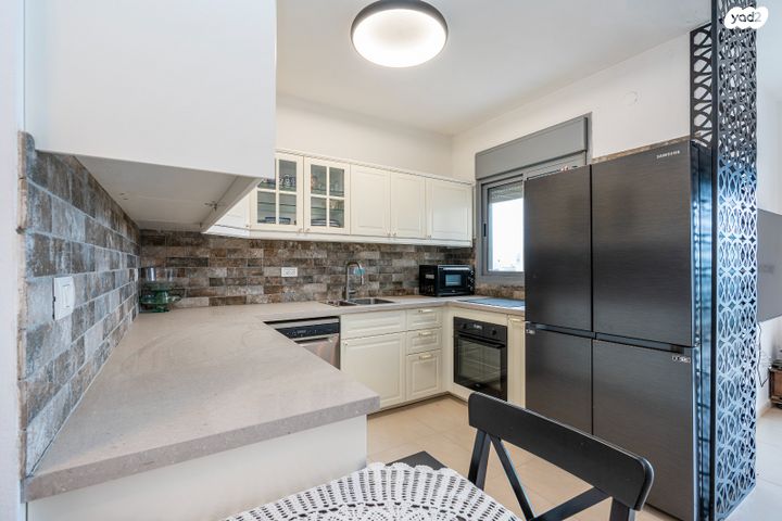 דירה, אור עקיבא