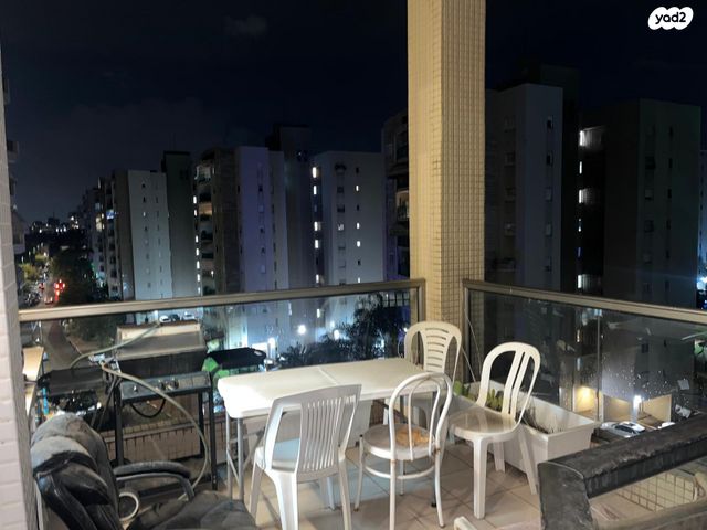 דירה, הצופים, נעורים, ראשון לציון