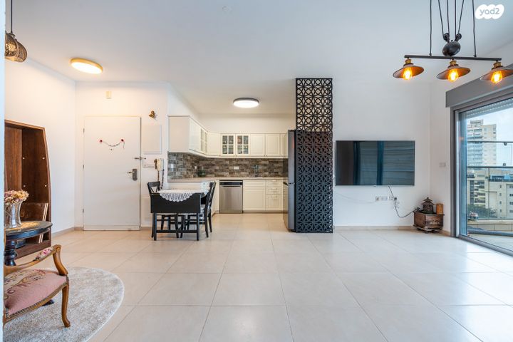 דירה, אור עקיבא