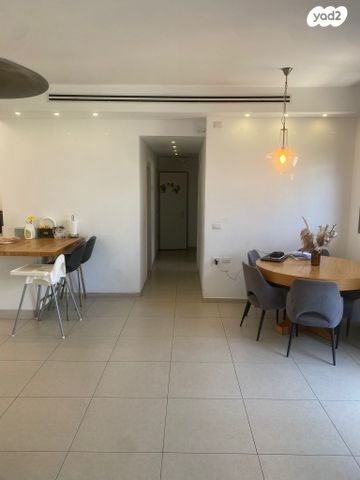 דירה, לוטם 29, הפרחים, חריש