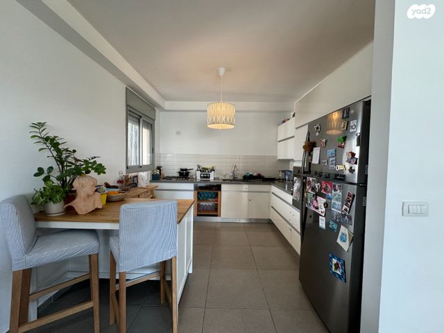 דירה, שדרות האגמים, נתניה