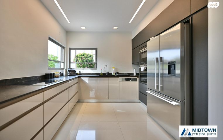 דו משפחתי, אז"ר 165, הפארק, כפר סבא