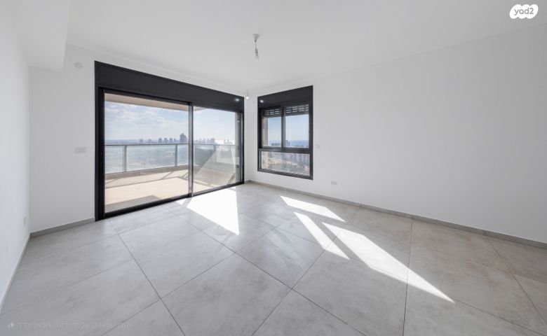 דירה, אמנון ליפקין שחק, נוף הטיילת, נתניה