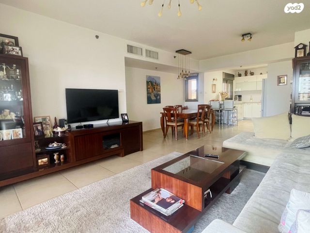 דירה, השחר 11, רמתיים, הוד השרון