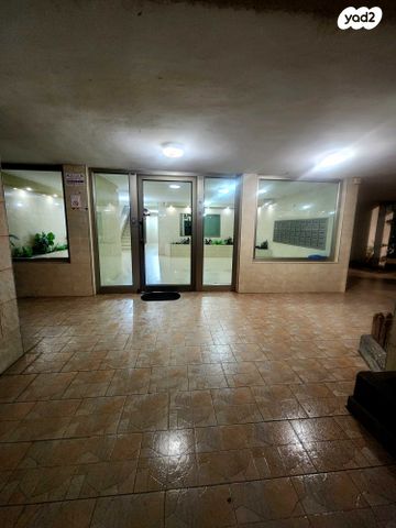 גג/ פנטהאוז, שדרות דוד המלך 16, שרת, לוד