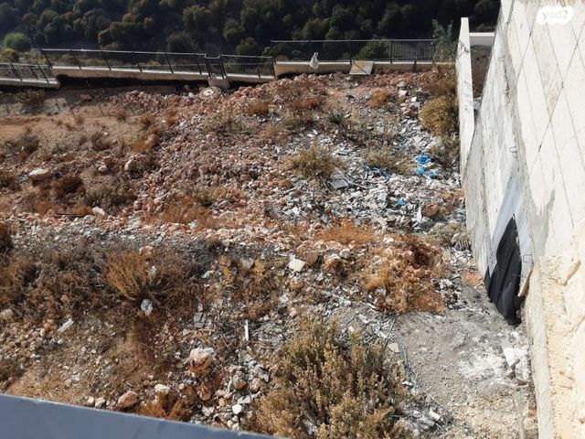 מגרשים, מורדות רזים, צפת