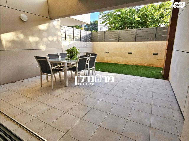 דירת גן, הרצליה הירוקה, נווה עובד, הרצליה