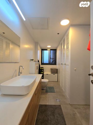 דירה, מכבי, נווה דוד רמז, רעננה