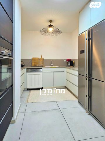 דירת גן, הרצליה הירוקה, נווה עובד, הרצליה