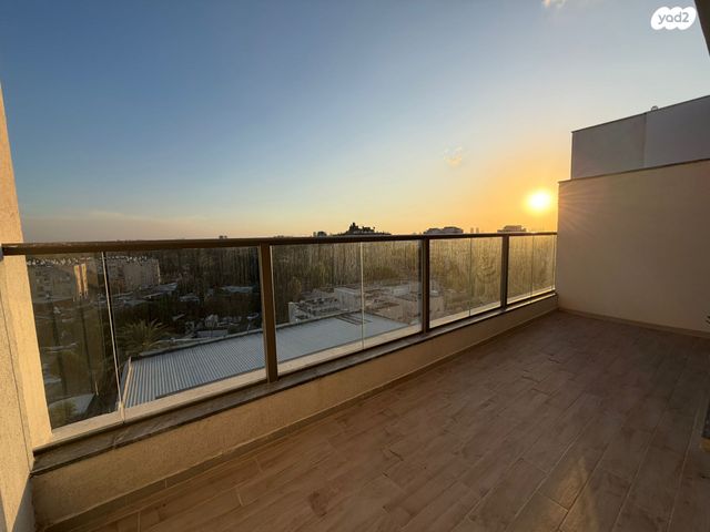 גג/ פנטהאוז, קהילת ברזיל 10, ניר אביב, תל אביב יפו