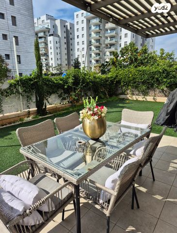 דירת גן, יבנה