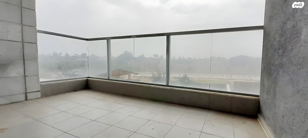 דירה, אנה פרנק, גדרה מזרח, גדרה