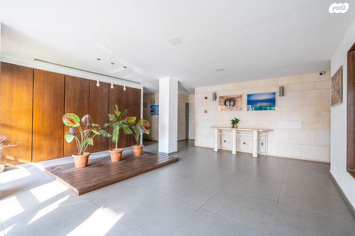 דירה, אור עקיבא