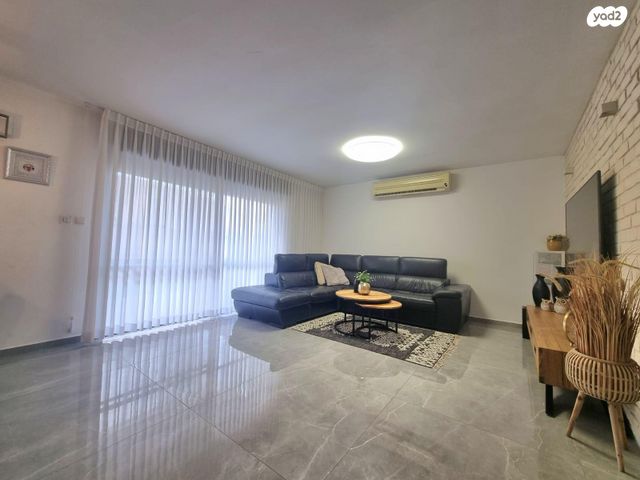 בית פרטי/ קוטג', אבני חן, מודיעין מכבים רעות