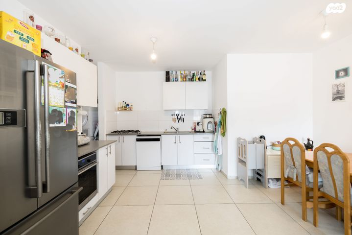 דירה, שבט יהודה, אחיסמך, לוד