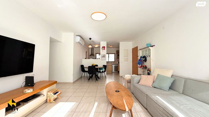 דירה, כרמל, אחוזת הנשיא, רחובות