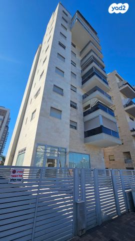 דירה, דרך רזיאל, צפון מזרח מרכז העיר, נתניה