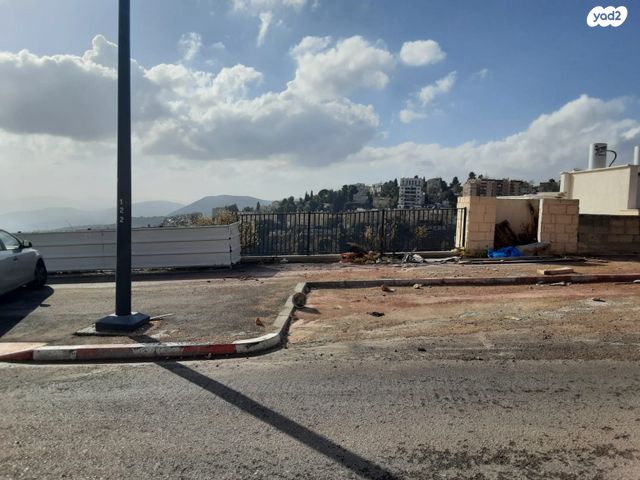 מגרשים, מורדות רזים, צפת