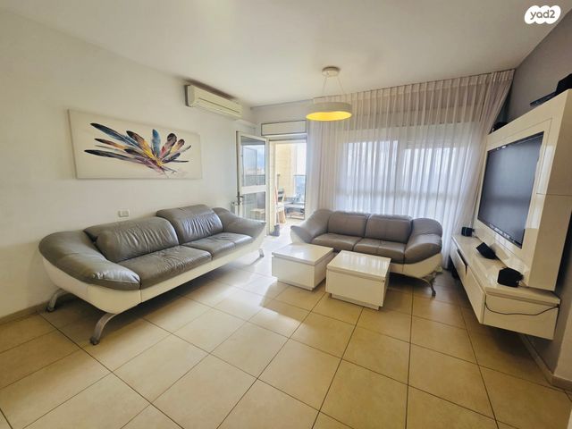 דירה, יהודה לאו פיקרד, חומת שמואל, הר חומה, ירושלים