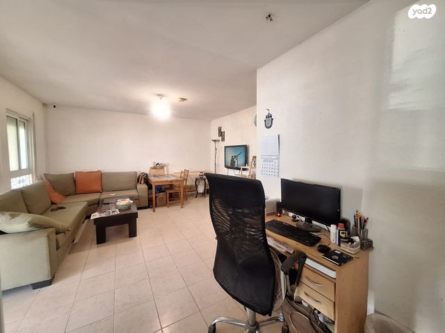 דו משפחתי, גבים, ערד