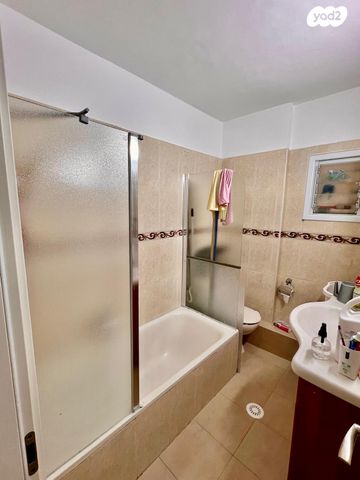 דירה, חיים לנדאו, בן גוריון, חולון