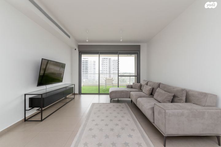 דירה, האושר, שרונה, כפר יונה