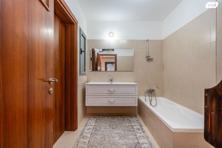 דירה, אור עקיבא