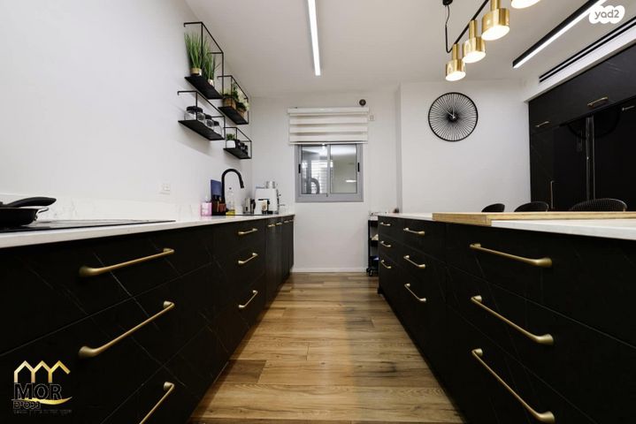 דירה, נאות שמיר, יבנה