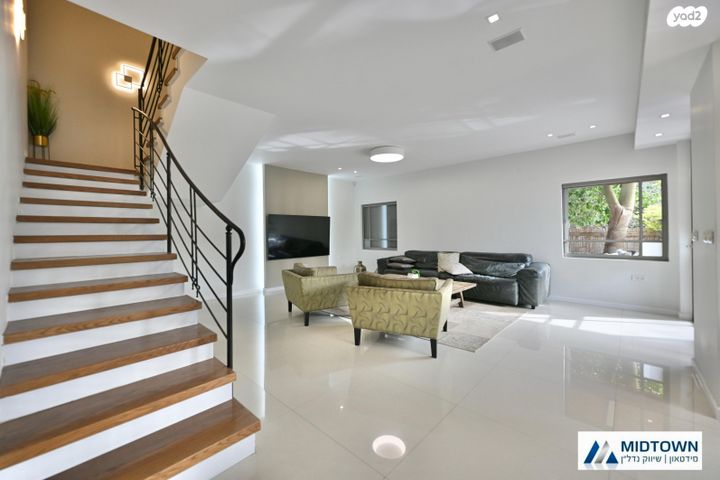 דו משפחתי, אז"ר 165, הפארק, כפר סבא