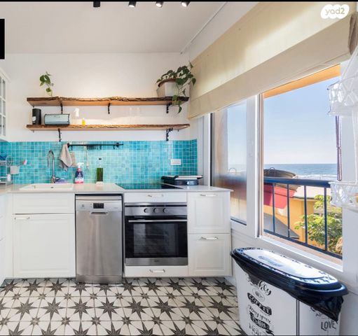 דירה, גבעת אולגה, חדרה