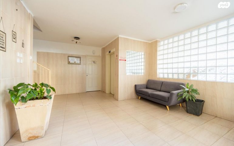 דירה, הירקונים, פתח תקווה