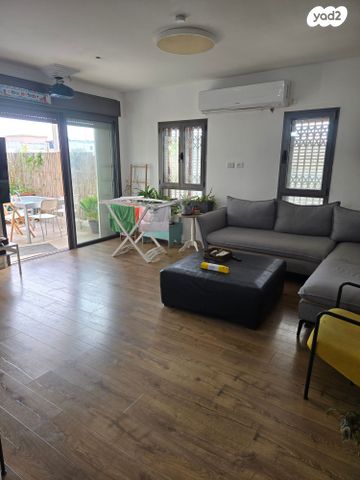 דירת גן, שטרנהארץ, עג'מי, גבעת העליה, תל אביב יפו