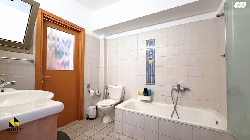 דירה, כרמל, אחוזת הנשיא, רחובות