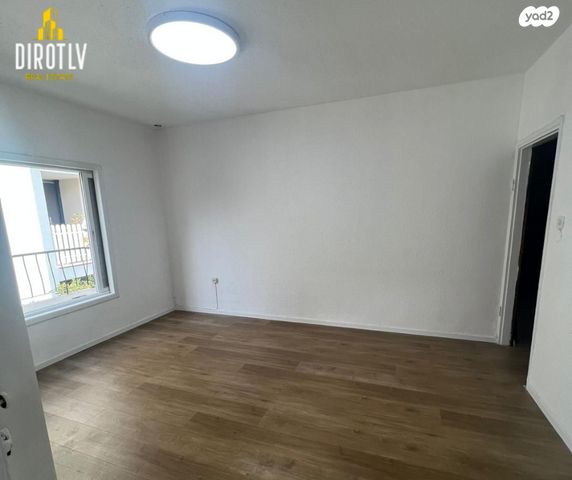 דירה, הירדן 42, נגבה, רמת גן