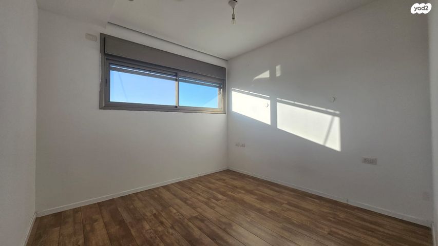 גג/ פנטהאוז, השר שפירא 44, בת ים