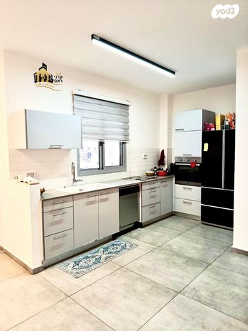 דירה, אריאל שרון, נווה שרון / שער העיר, נתיבות