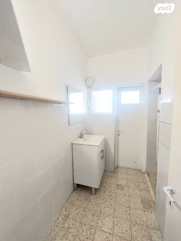 דירה, הצנחנים, ג' / מרכז מזרח העיר, רחובות