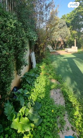 דו משפחתי, שערי תקווה