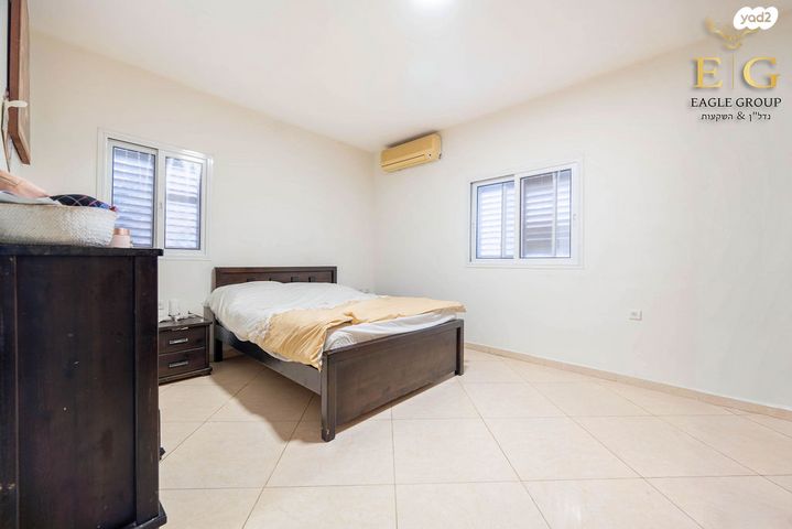 דירת גן, הפועל הצעיר, רחובות