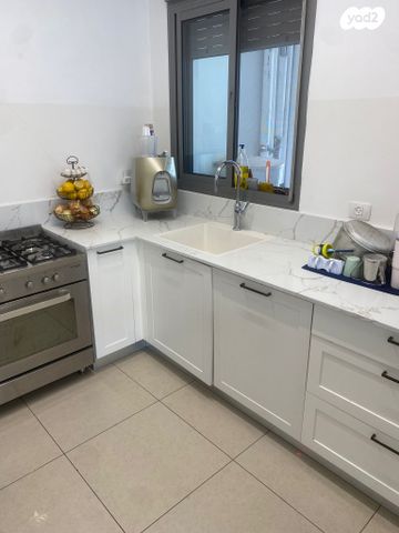 דירה, לוטם 29, הפרחים, חריש