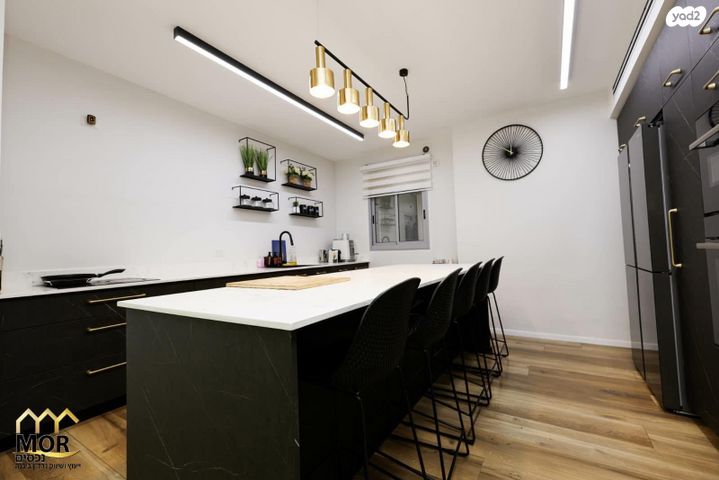 דירה, נאות שמיר, יבנה