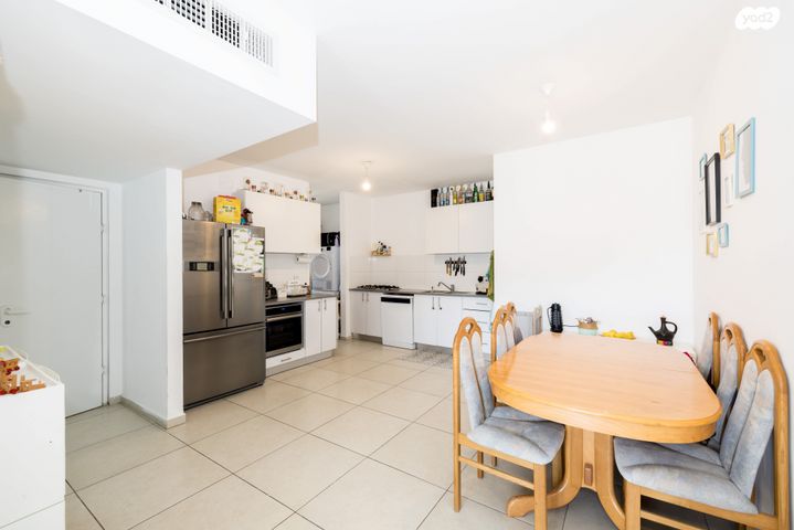 דירה, שבט יהודה, אחיסמך, לוד