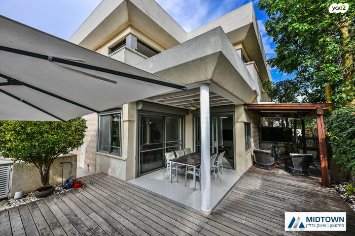 דו משפחתי, אז"ר 165, הפארק, כפר סבא